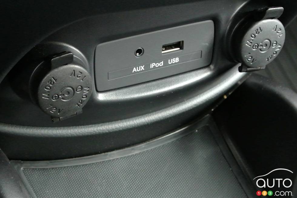 Usb and ipod connectivity