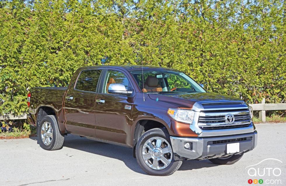 2016 Toyota Tundra 4X4 CrewMax 1794 edition front 3/4 view