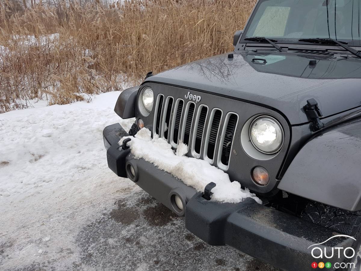 A Jeep Wrangler in winter, what's that like? | Car Reviews | Auto123