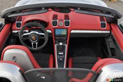 2016 Porsche Boxster Spyder dashboard