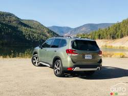 3/4 rear view of the 2019 Subaru Forester Premier
