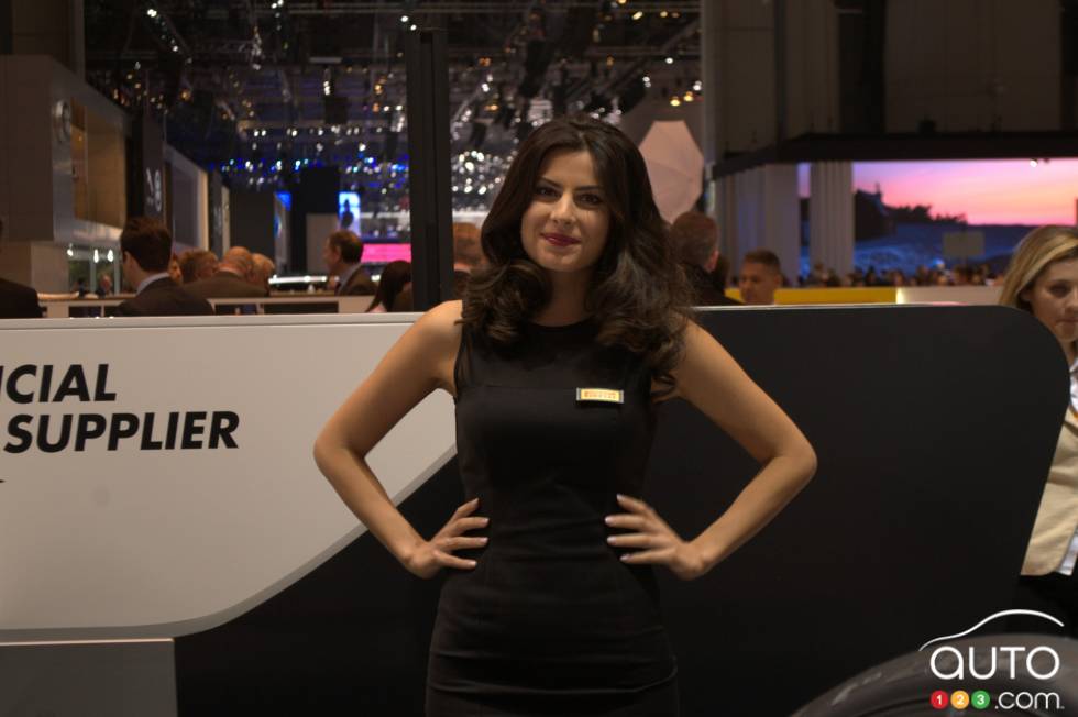 2016 Geneva Autoshow car babes