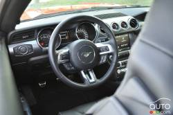 Habitacle du conducteur de la Ford Mustang GT 2015