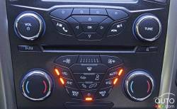 Contrôle du système de climatisation de la Ford Fusion Hybride 2017