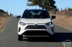 Front view of the 2019 Toyota RAV4 XSE Hybrid