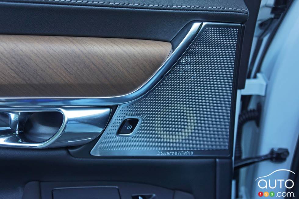 Speaker inner door                               