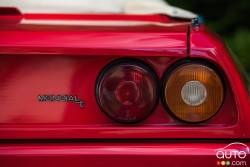 1989 Ferrari Mondial T model badge