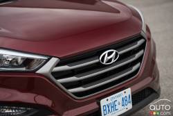 2016 Hyundai Tucson front grille