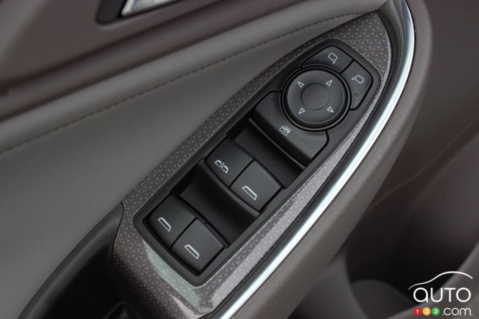 2016 Chevrolet Malibu interior details