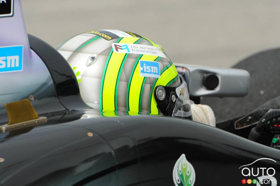 Tony Kanaan, KV Racing Technology dans les puits