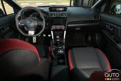 Tableau de bord de la Subaru WRX STI 2016