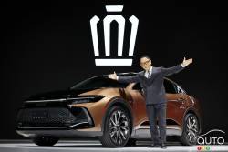 Introducing the Toyota Crown models (global markets)