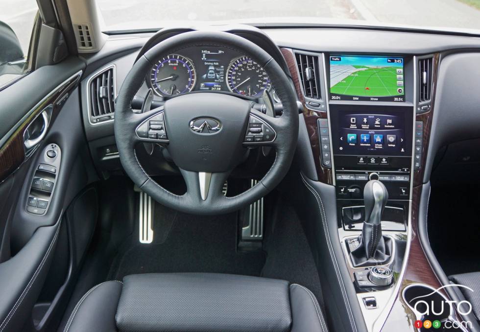 2016 Infiniti Q50s Red Sport cockpit