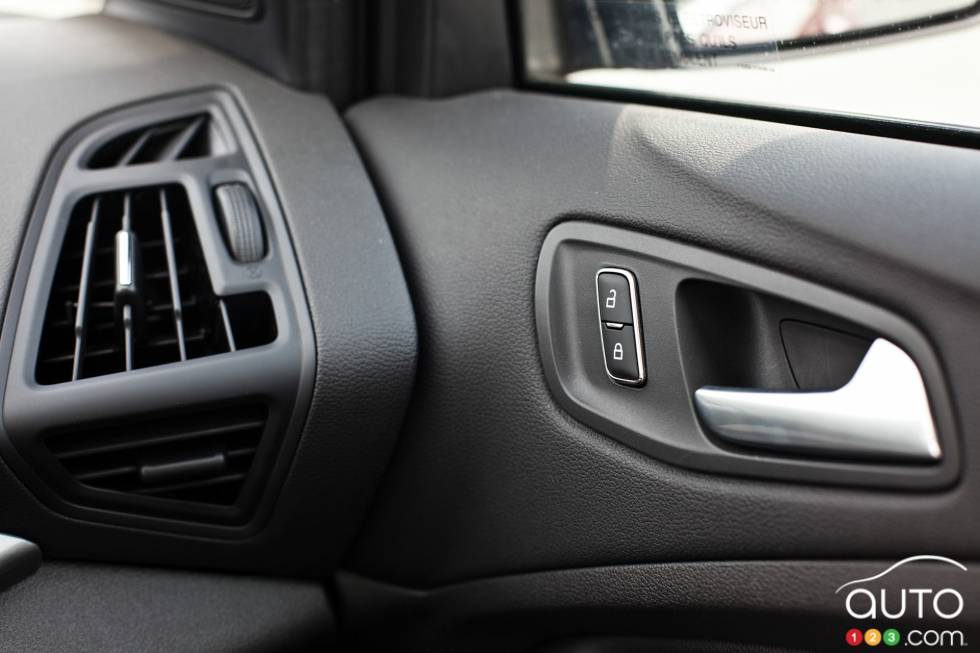 Interior door handle