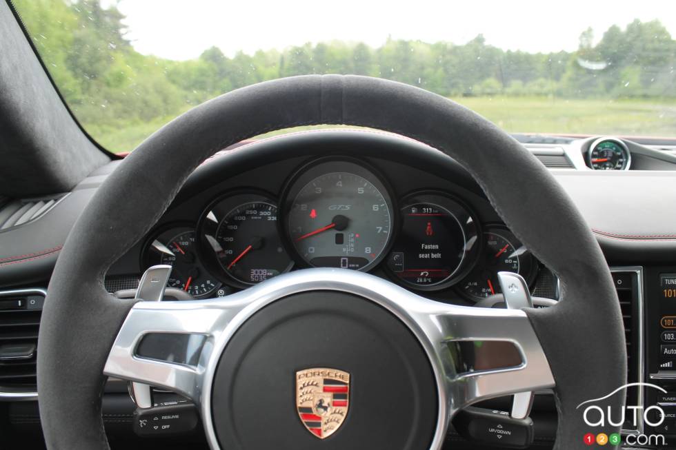 Volant avec commandes