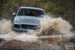 2016 Porsche Cayenne diesel diving into a water hole