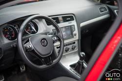 2016 Volkswagen Golf Sportwagen steering wheel
