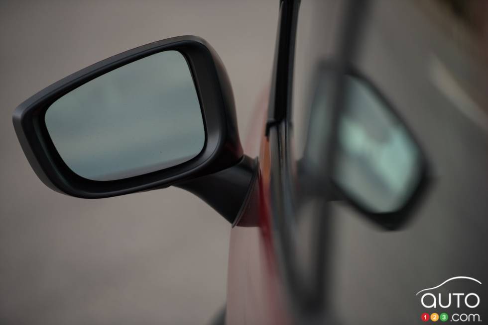 2016 Toyota Yaris mirror
