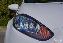 2016 Ford Fiesta headlight