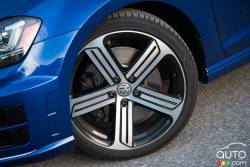 2016 Volkswagen Golf R wheel