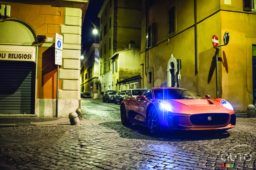 Jaguar C-X75 front view