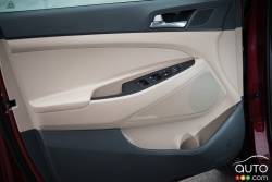 2016 Hyundai Tucson door panel