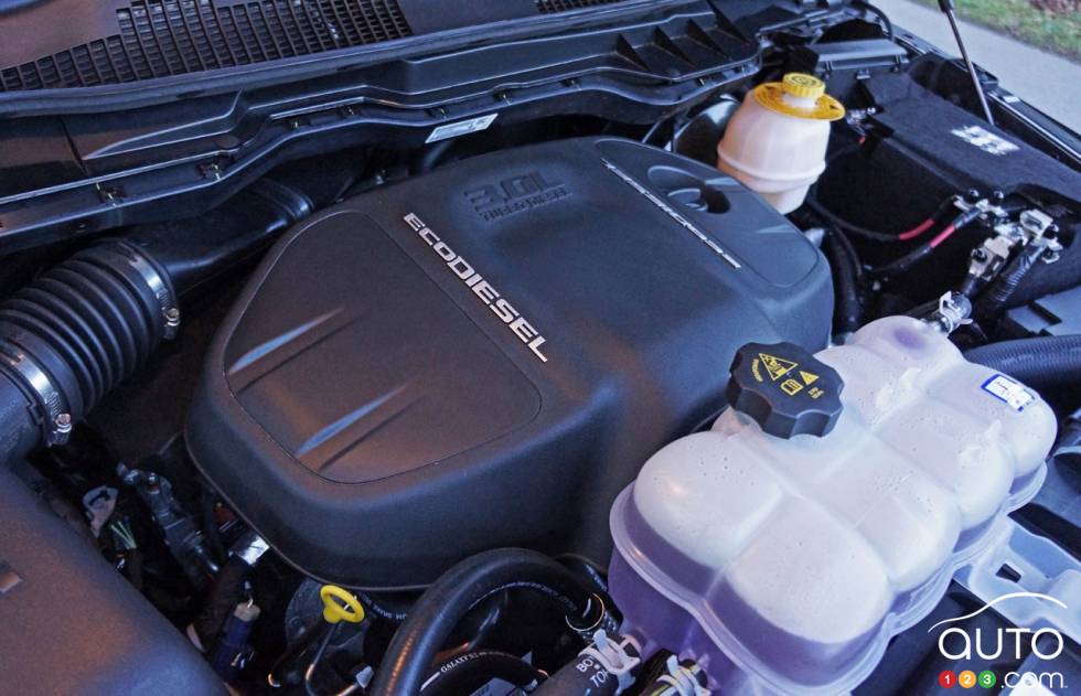Détail du moteur du Ram 1500 EcoDiesel Crew Cab Laramie Limited 4X4 2017