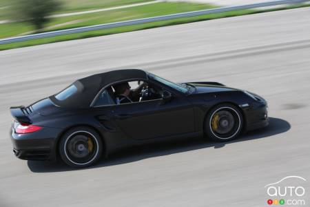 2013 Porsche 911 Turbo S Cabriolet pictures