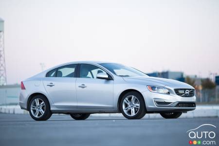 Photos de la Volvo S60 T6 AWD Platinum 2014