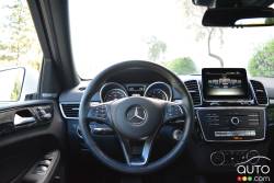 2017 Mercedes-Benz GLS cockpit