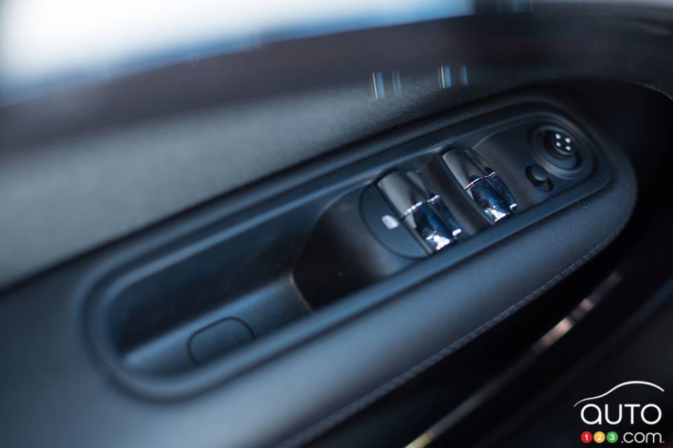 Power windows controls