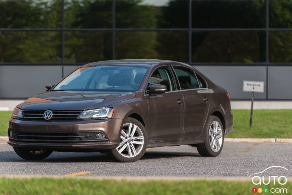 2015 Volkswagen Jetta TDI front 3/4 view