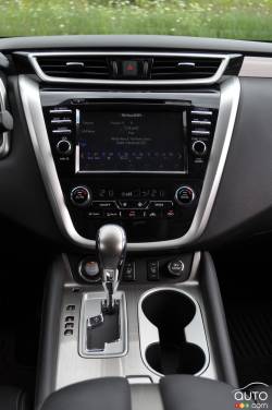 Console centrale du Nissan Murano SL AWD 2015