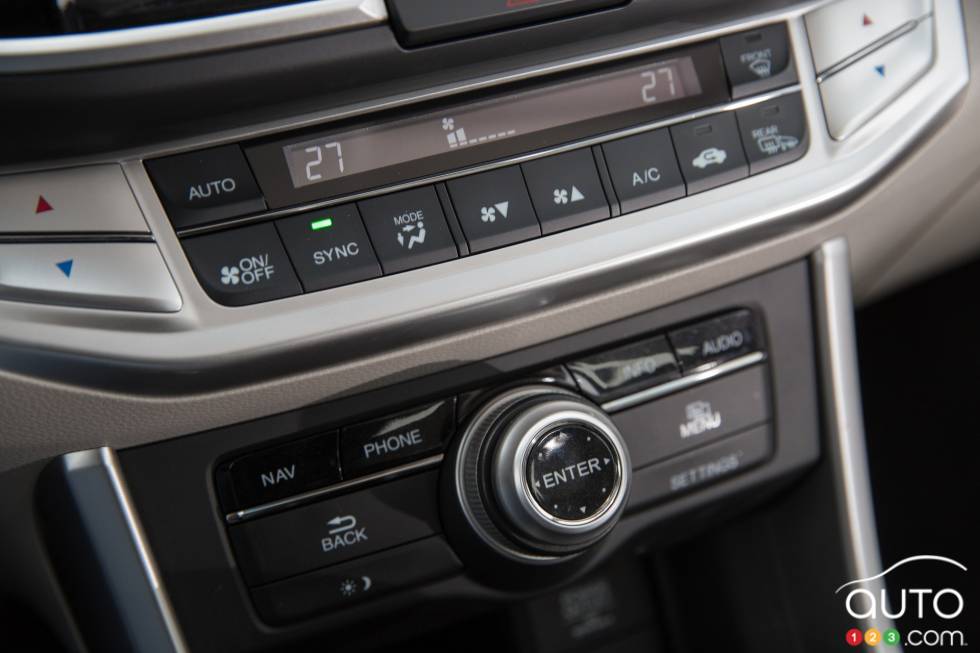 détails de la console centrale