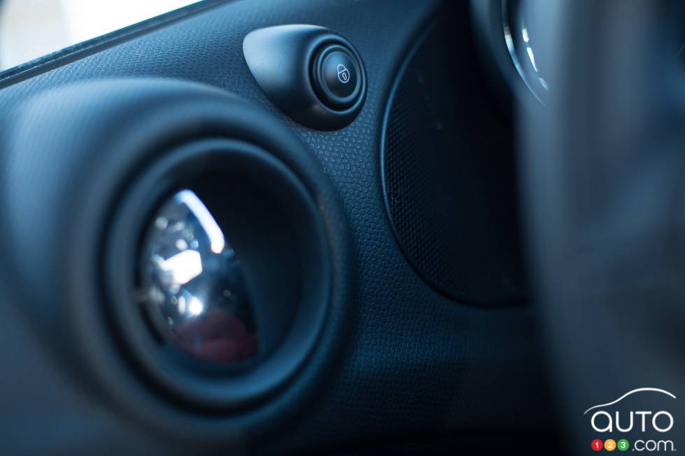 Power door lock controls