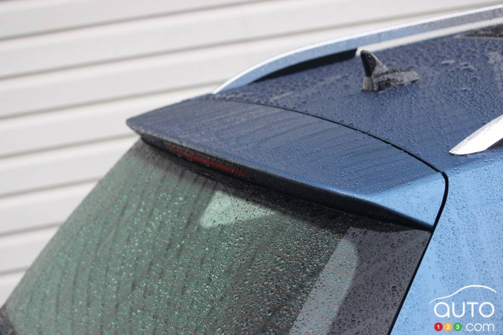 Window and rear spoiler