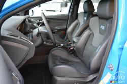 2017 Ford Focus RS front seats
