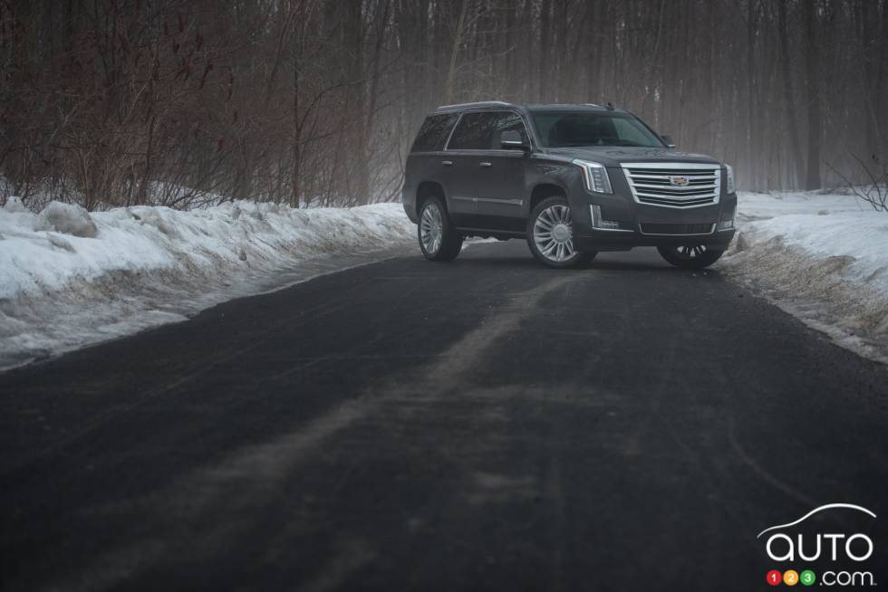 2016 Cadillac Escalade front 3/4 view