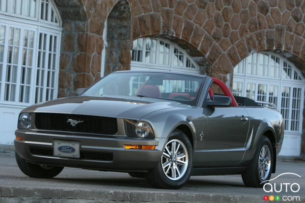 Ford Mustang Convertible 2005