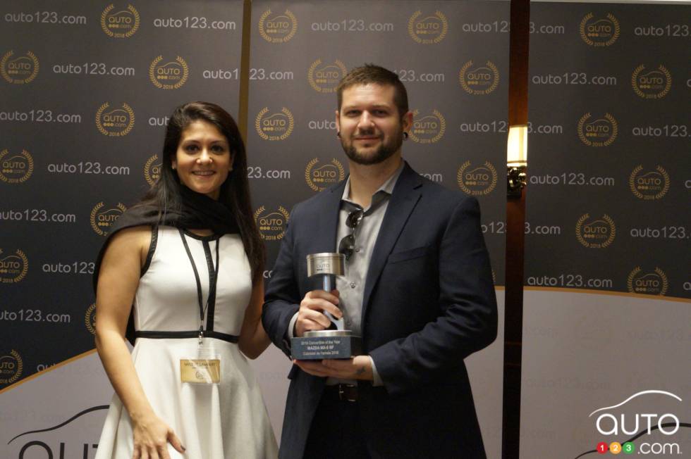 Chuck Reimer of Mazda Canada Receives 2018 Cabriolet of the Year Award (Mazda MX-5 RF)