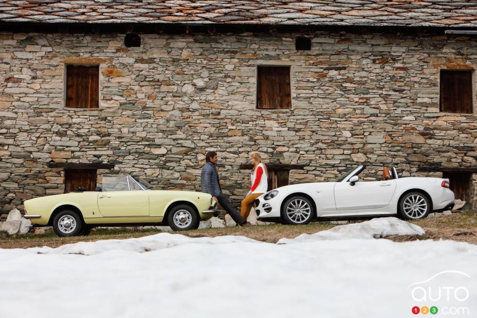 2017 Fiat 124 Spyder side view
