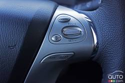 2016 Nissan Murano Platinum steering wheel mounted cruise controls