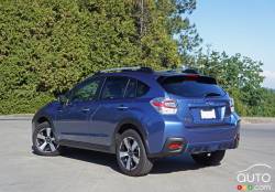 2016 Subaru Crosstrek Hybrid rear 3/4 view