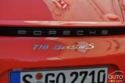 2017 Porsche 718 Boxster S badge