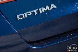 2016 Kia Optima SXL model badge