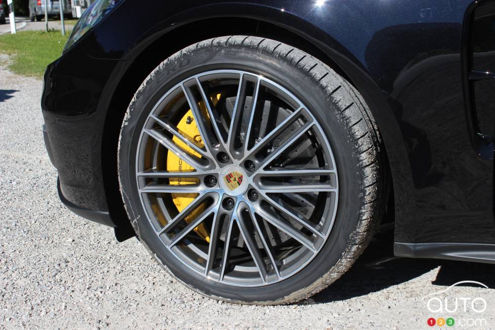 Roue de la Porsche Panamera 4S 2017