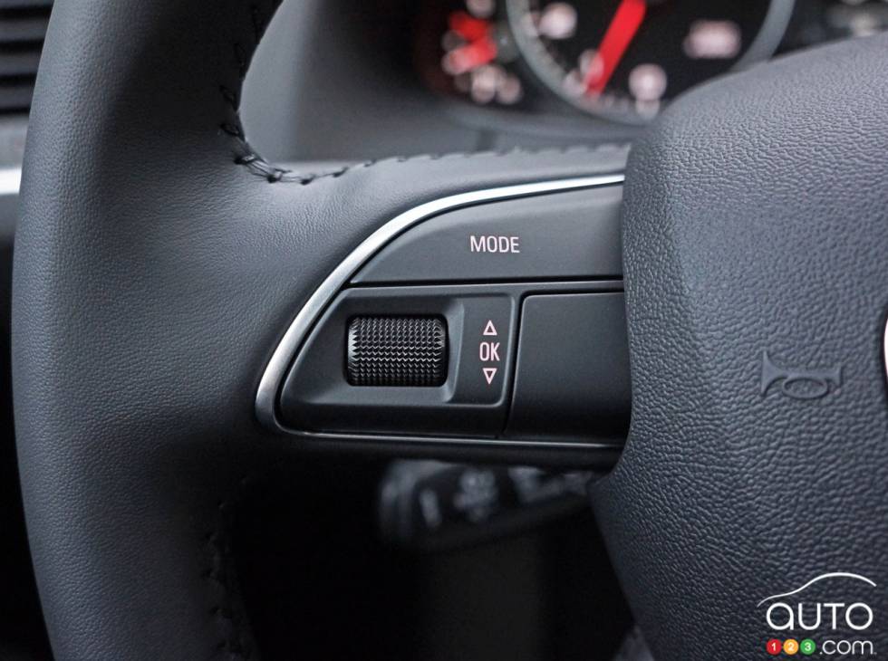 2017 Audi Q5 Quattro Tecknic interior details