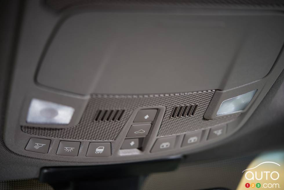 Bouton de contrôle du toit panoramique du Ford F-150 Lariat FX4 4x4 2016