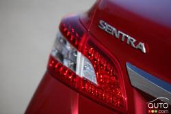 Détails du logo et des feux arrière