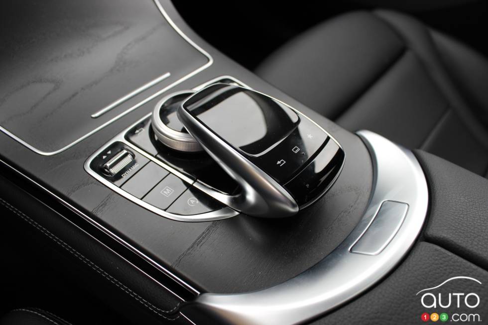À l’instar du GLK, le nouveau Mercedes-Benz GLC 2016 est voué à connaître beaucoup de succès. Il est bien conçu, sa mécanique livre la marchandise à presque tous les niveaux et son habitacle est  extraordinaire.
